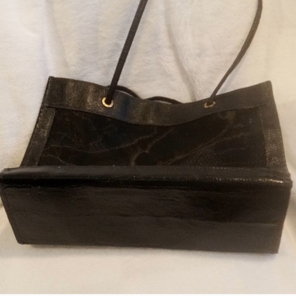 SOLD FENDI AUTHENIC VINTAGE BAG! Made it Italy! Black bag leather & Black mesh! - Picture 4 of 7